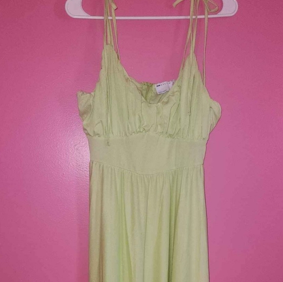 ASOS Light Green Summer ☀️ Dress - Picture 2 of 3